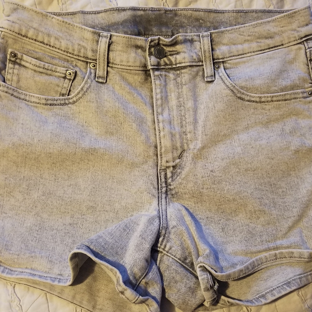 Levis high rise short size 30  gray